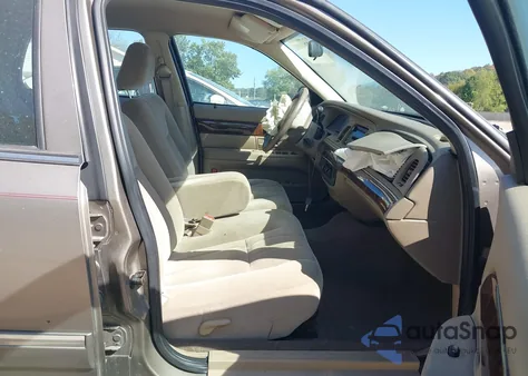 2004 Mercury Grand Marquis Gs z USA, uszkodzony, nr VIN 2MEFM74W44X689777